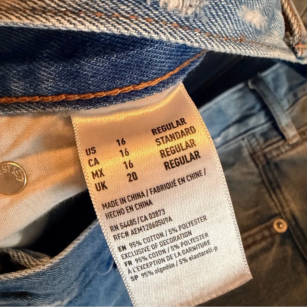 American Eagle Outfitters Light Blue Ankle Crop Jeans - Picture 5 of 10